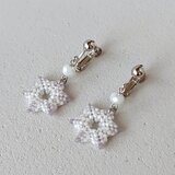 Snowflakesイヤリング(白×ラベンダー)