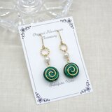 《４色から選べる》うずまきビーズピアス／イヤリング
