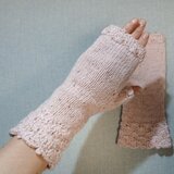 ＊ Frost LaceHand Warmer ＊アンゴラシルク × メリノウールピンク系（女性用M～L）
