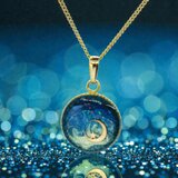 銀河に浮かぶ三日月ネックレス ― ネイビーオーロラ × ホワイトパール ― ［金具カラー選択可］