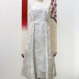 静かに優雅さを纏う白大島紬プリンセスラインワンピース　氷の花