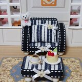 ミニチュア 小さなソファ ーセットストライプ　手作りケーキ・コーヒプーン付き