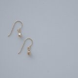 星明かり｜14kgf 小さなフックピアス 上品 シンプル