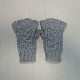 軽やかさを纏う 指なし手袋淡いインディゴブルー(女性用S～M/お子様向け)