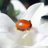 大粒オレンジガーネット・ヘソナイトの14mmのカボション爪留めリング　～緋色（あけひいろ）