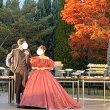 実例写真！カラードレス ボルドー色 オフショルダー シークインチュール フレアスカート 編み上げ 前撮り