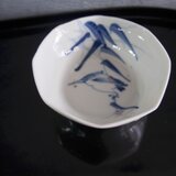 笹にカワセミ図　八角鉢一客