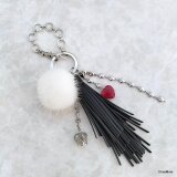 【現品限り】レザータッセルとミンクファーのキーホルダーまたはバッグチャーム