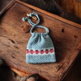 いちごの手編み巾着/シェットランドウール，グレー