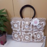 かぎ針編みのモチーフつなぎのバック　ニットバック