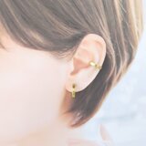 〈軽い〉〈痛くない〉〈挟むだけ〉2wayゴールドフラットリングイヤリング・イヤーカフ〈直径約14㎜幅約3㎜〉(両耳用)