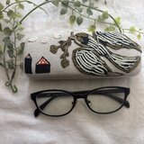 ✳︎ ✳︎ ハンドメイド★ミナペルホネンfollowing day刺繍メガネケース 生成りリネン