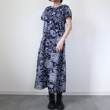 浴衣のウエストリボンの丸襟ワンピース（花唐草・M）