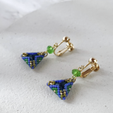 三角イヤリング(青緑ベゼル)