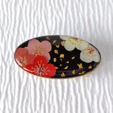 春告花（梅）＊手描きレジンの帯留め