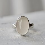 ホワイトムーンストーン　silverリング