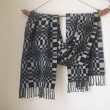 手織りカシミアストール・・モノトーンの円