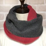 楽チン❣️かぶるだけ★フリースのあったかスヌード❤️ルビーレッド×チャコールグレー