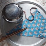 お箸ケース(お箸カバーつき) みず色 ピンク色の花柄 ブロックプリント〈レーヨン・みつろうエコラップ・お弁当〉