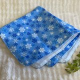 ガーゼハンカチ 雪の結晶 青 38サイズ