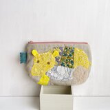 夢見るカバのポーチ♪