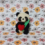 羊毛フェルト　サヨナラぱんだちゃん　 ハートと笹 手のひらサイズ 可愛い
