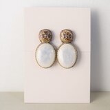 オーバルピアス