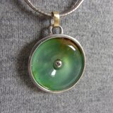 翡翠のペンダント