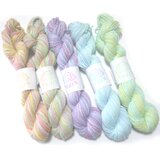新色V) 手染め　パステルカラーの刺し子糸　20/8　綿　40ｍ　むら染め５色セット　紫・水色・緑・オレンジ・黄・ピンク