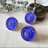静かな青をまとう チェコガラスボタンのピアス（イヤリング）とネックレスセット