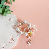 春を待つ　桜とパールのブローチ[卒業式にも]