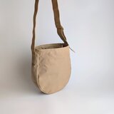 ラウンドショルダー　ベージュ