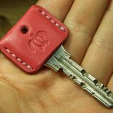 ホヌ(ウミガメ)刻印のキーカバー　姫路ピンク