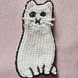 白ねこのブローチ