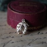 純銀　ホースシュー　ペンダントトップ　アンティークアクセサリー　ネックレストップ