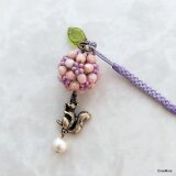 【現品限り】花手毬とリスの根付け・帯飾り