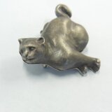 猫ブローチ