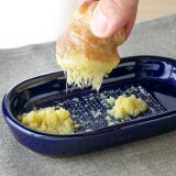 ひげが出にくい不思議な生姜おろし器【萬古焼】