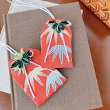 （笹）元巫女が作る花のお守り袋