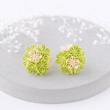 1gのイヤリング 「 もえぎ 」 ◇ 痛くないイヤリング クリップ式 ◇ 軽量 軽い ◇ つまみ細工 ラッピング 春