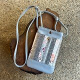 スマホポシェット（ライトグレーの革＋着物生地のパッチワーク）01014-37