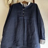 スタンドカラーのオーバーブラウス