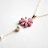 レジンアート　お花とコットンパールのペンダント〈愛を乞う〉