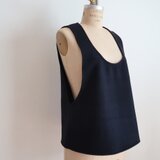 黒♡ウールベスト・深Uネック♡ イタリア製ウールモッサー ・上質・ロングシーズン着回し