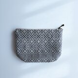 手織りラウンドポーチ〈gray round cross〉