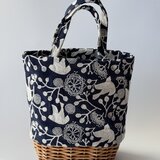 刺繍帆布生地と紅籐バッグ