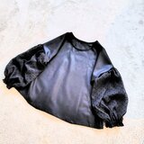 ブラックウールにドットレースのパフスリーブブラウス