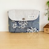 ふた付きポーチ（フラワー・ダークグレー）
