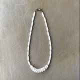 Vintage 50s-60s retro milk glass beads necklace