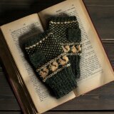 リスの手編みアームウォーマー/濃みどり